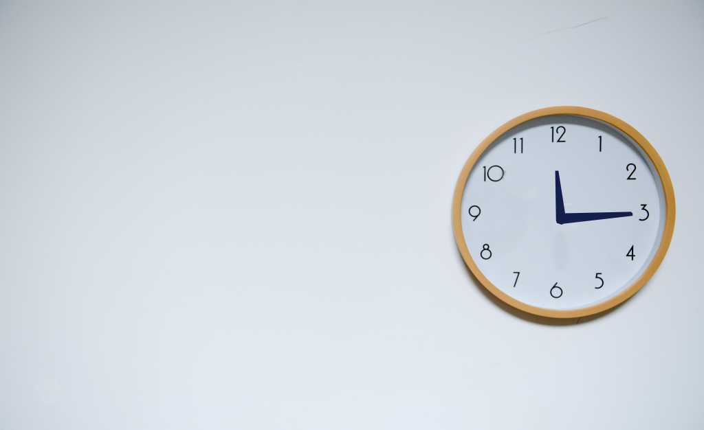 Reloj marcando 15 minutos
